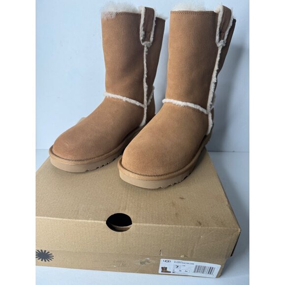 UGG Classic Short Spill Seam Chestnut Boots US 7 EU 38 UK 5 NIB - Picture 2 of 6